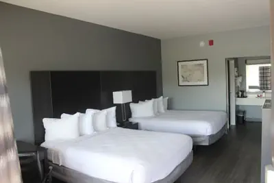 Photo 5 - Riverfront Inn