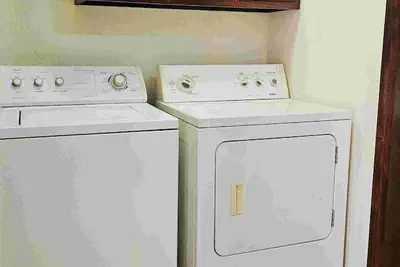 Photo 2 - Apartment Near University