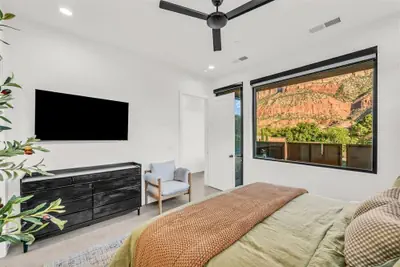 Photo 3 - Zion Sage Suites