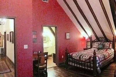 Photo 5 - Dupriest Room 1 Bedroom by Main Street Bed & Breakfast