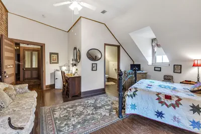 Photo 2 - Greer Room 1 Bedroom by Main Street Bed & Breakfast