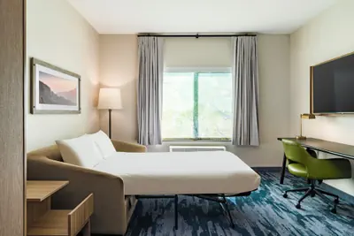 Photo 5 - Fairfield Inn & Suites Hanford