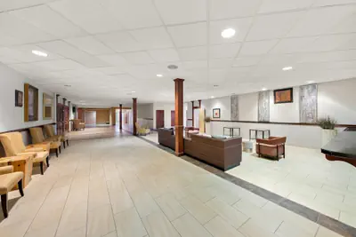 Photo 5 - Suburban Studios, Kearney