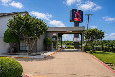Photo 2 - Studio 6 Suites – Mesquite, TX – Gross Rd.