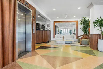 Photo 2 - Townhouse Hotel