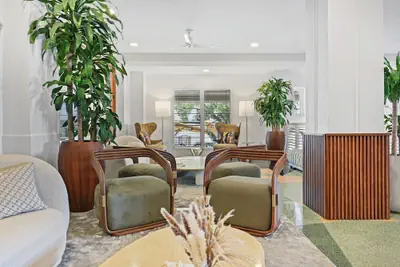 Photo 4 - Townhouse Hotel