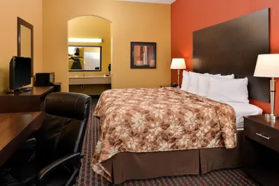 Photo 2 - Americas Best Value Inn Tupelo