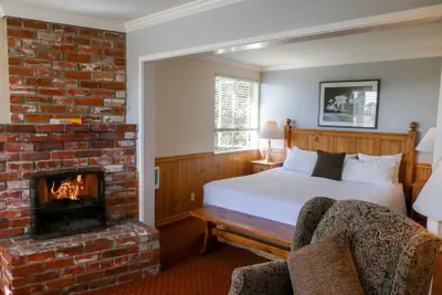 Photo 5 - Carmel Fireplace Inn