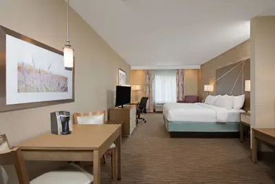 Photo 4 - Holiday Inn Express & Suites New Cumberland by IHG
