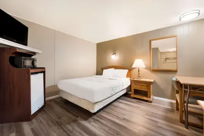 Photo 5 - Rodeway Inn La Crosse