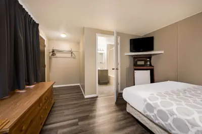 Photo 4 - Rodeway Inn La Crosse