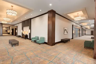 Photo 4 - Embassy Suites by Hilton Chicago Naperville