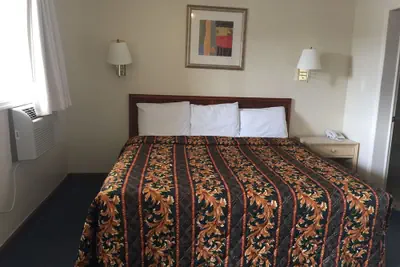 Photo 5 - Coastal Motel