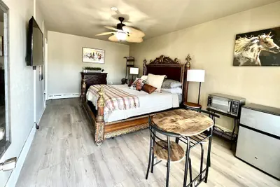 Photo 2 - Shamrock Cove Inn