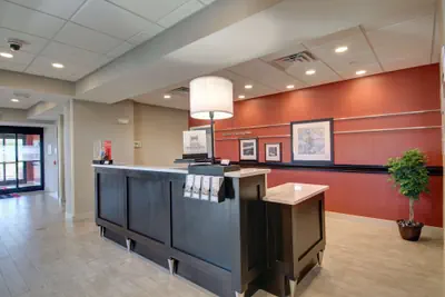 Photo 5 - Hampton Inn & Suites Springfield/Downtown