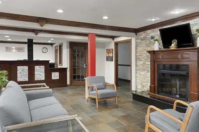 Photo 5 - Ramada by Wyndham Cedar Rapids South