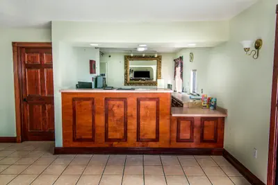 Photo 3 - Jubilee Inn