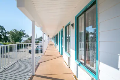 Photo 2 - Jubilee Inn