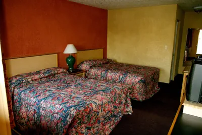 Photo 3 - Holiday Lodge Salem,OR
