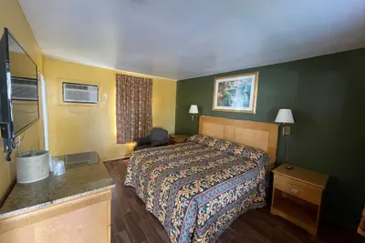 Photo 5 - Shangri La Motel Ocala near Hwy 301