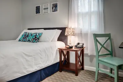 Photo 4 - Kittery Inn and Suites