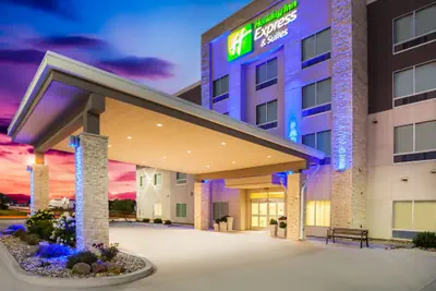 Photo 2 - Holiday Inn Express & Suites Litchfield West by IHG