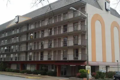 Photo 2 - Studio 9 Inn & Suites