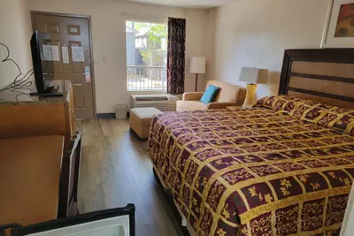 Photo 5 - Studio 9 Inn & Suites