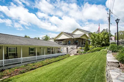 Photo 2 - Boxwood Lodge