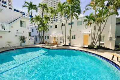 Photo 2 - North Beach Hotel