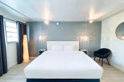 Photo 4 - North Beach Hotel