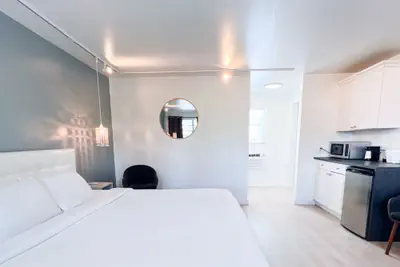 Photo 3 - North Beach Hotel