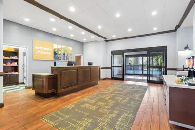 Photo 3 - Hampton Inn & Suites Hartsville