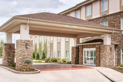 Photo 2 - Sleep Inn & Suites Parkersburg - Mineral Wells
