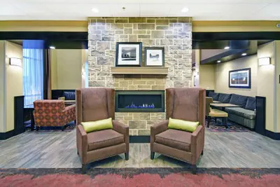 Photo 2 - Hampton Inn & Suites Milwaukee/Franklin