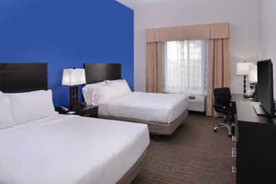 Photo 4 - Holiday Inn Express & Suites Bakersfield Airport by IHG