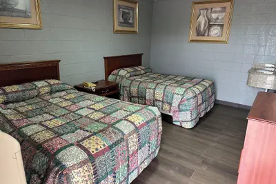 Photo 4 - Interstate Inn Express