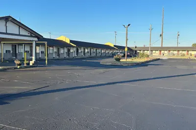 Photo 5 - Interstate Inn Express