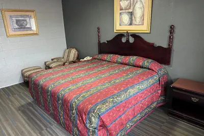 Photo 3 - Interstate Inn Express
