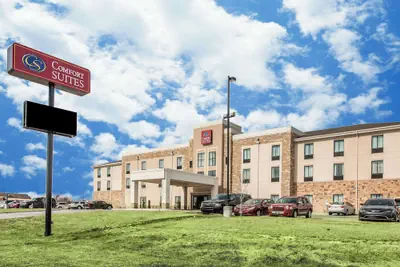 Photo 2 - Comfort Suites Dodge City