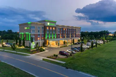 Photo 2 - Holiday Inn Murfreesboro by IHG