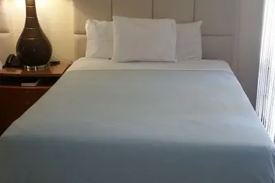 Photo 4 - Ocean Mile Hotel