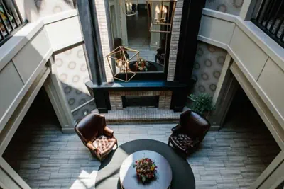 Photo 2 - The Geneva Inn