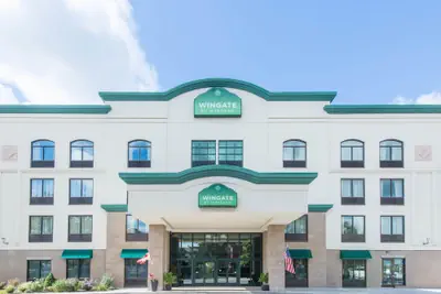 Photo 2 - Wingate By Wyndham Niagara Falls