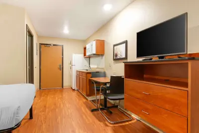 Photo 5 - Extended Stay America Select Suites - Kansas City - Stadium