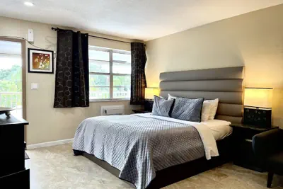 Photo 5 - Sheridan Suites Apartments Hotel