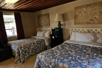 Photo 5 - Captain's Cove Motel