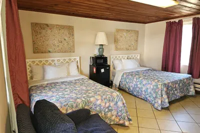 Photo 4 - Captain's Cove Motel
