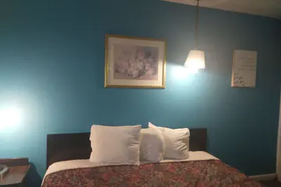 Photo 5 - Capri Motel