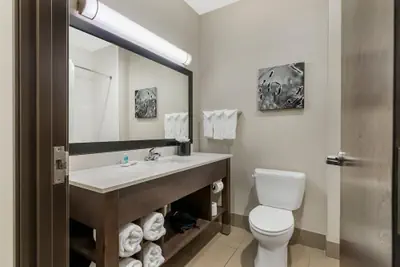 Photo 5 - Comfort Inn & Suites
